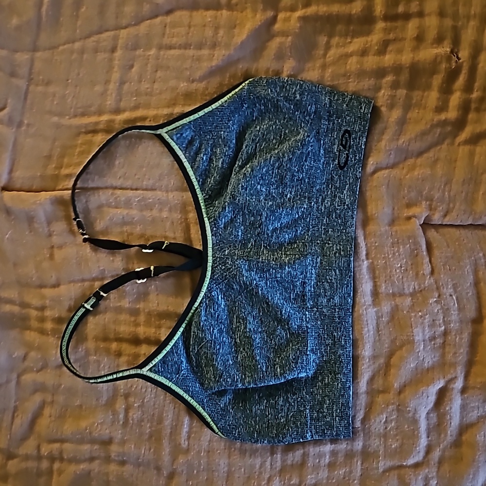 Sports bra